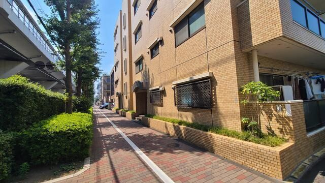 リグランド西台（旧高島平大木マンション）の外観