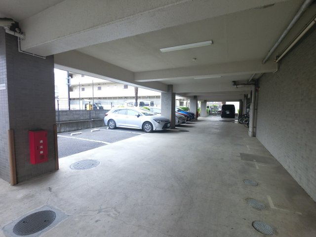 ウェルフェア富浜の駐車場