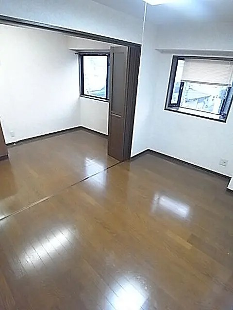 シャトルＫの居間・リビング
