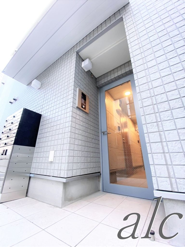 新宿区北新宿１丁目のアパート