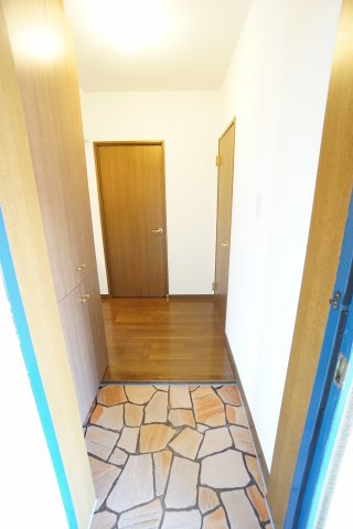 【玄関】 | エコガーデンA棟 | ※同物件・同タイプの写真です