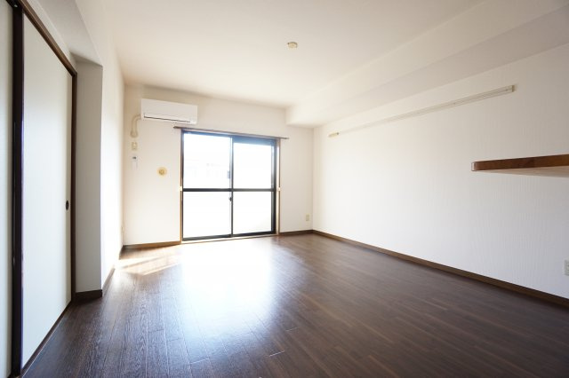 【居間・リビング】 | エコガーデンA棟 | ※同物件、同タイプのお部屋です