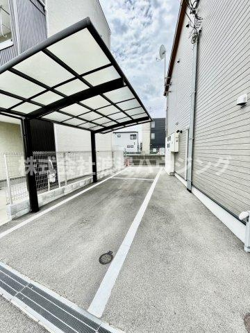 ドゥフロレアールヨシノの駐車場