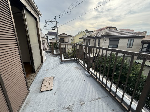 豊中市栗ヶ丘町戸建のバルコニー|３階北側バルコニーです！千里中央～箕面山系パノラマ眺望！