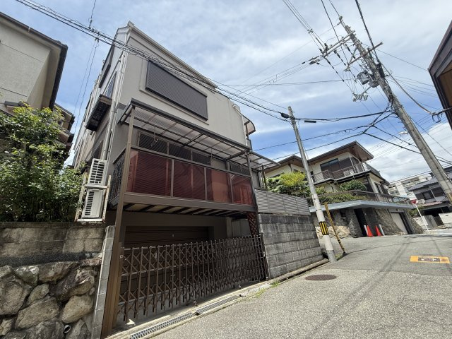 豊中市栗ヶ丘町戸建の外観|南東側から見た外観です！