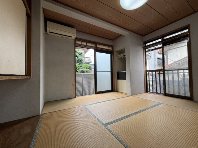 豊中市栗ヶ丘町戸建の和室|１階和室です！