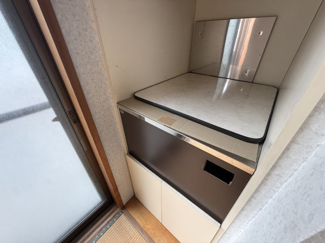 豊中市栗ヶ丘町戸建のキッチン|１階和室のミニキッチンです！