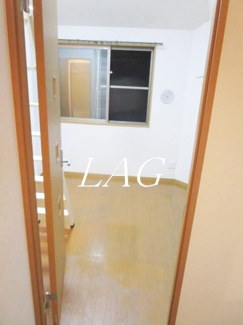 【居間・リビング】 | クレステージ中野 | 洋室のお部屋です。