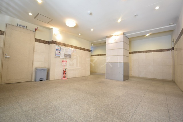 大阪市北区池田町の賃貸マンションのロビー
