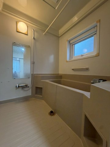 札幌市東区北50条東7丁目1-27の浴室