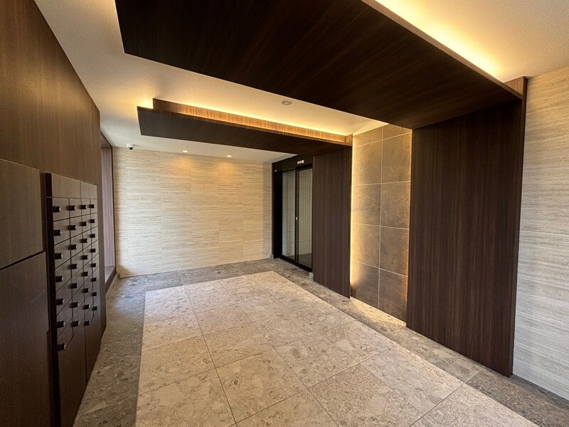 HEBEL GARDEN 松山町のロビー