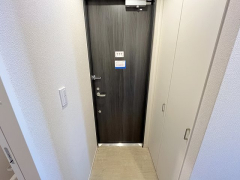 西宮市甲子園五番町の賃貸マンションの玄関