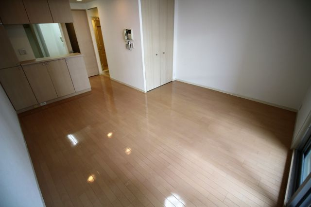 神戸市中央区相生町５丁目の賃貸マンションの居間・リビング