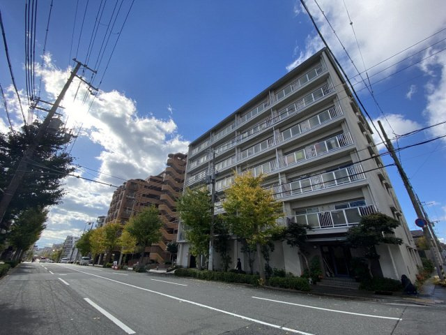 センターヒル岡本の外観