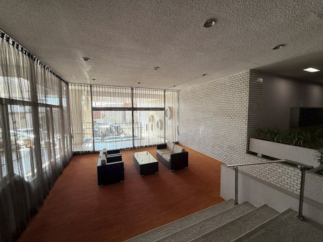 神戸市東灘区岡本６丁目の賃貸マンションのロビー