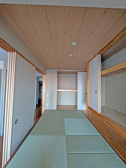 神戸市東灘区岡本６丁目の賃貸マンションの居間・リビング