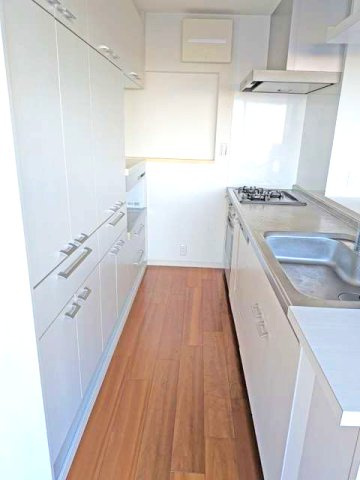 神戸市東灘区岡本６丁目の賃貸マンションのキッチン