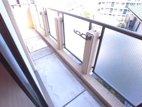 西宮市獅子ケ口町の賃貸マンションのバルコニー