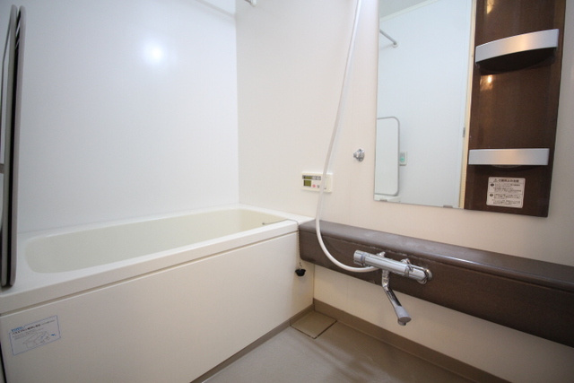 西宮市池田町の賃貸マンションの浴室