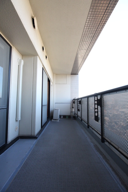 西宮市池田町の賃貸マンションのバルコニー