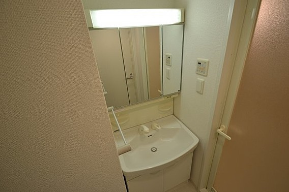 神戸市中央区元町通５丁目の賃貸マンションの洗面所
