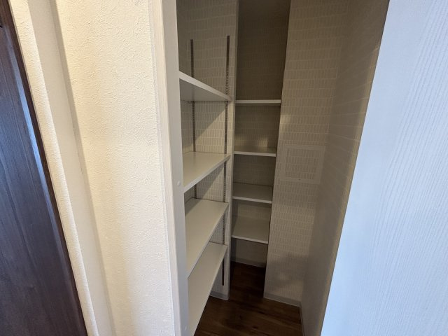 西宮市郷免町の賃貸マンションの収納