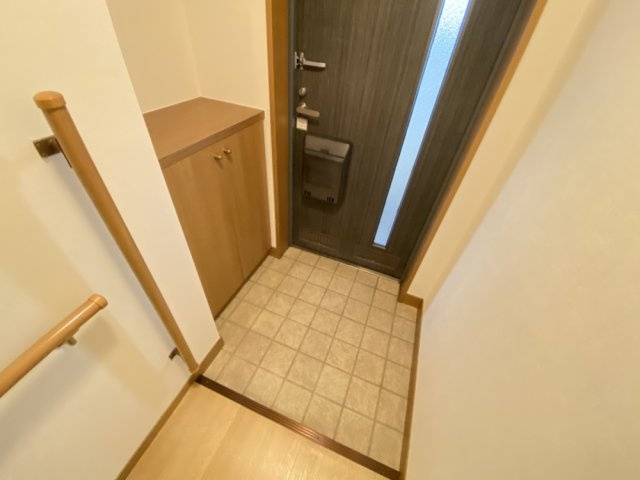 西宮市樋之池町の賃貸マンションの玄関