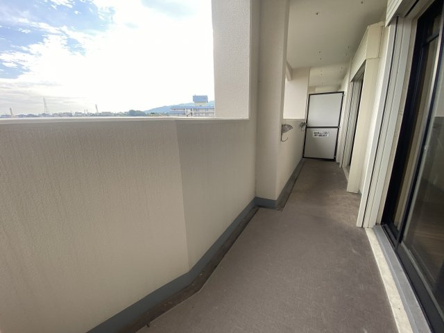 西宮市樋之池町の賃貸マンションのバルコニー