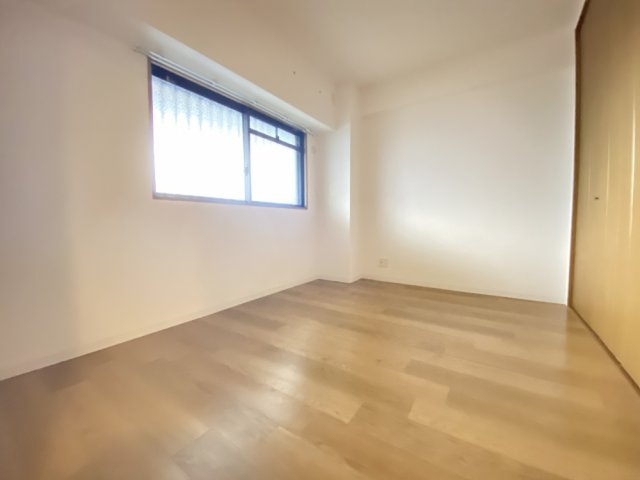 西宮市樋之池町の賃貸マンションの居間・リビング