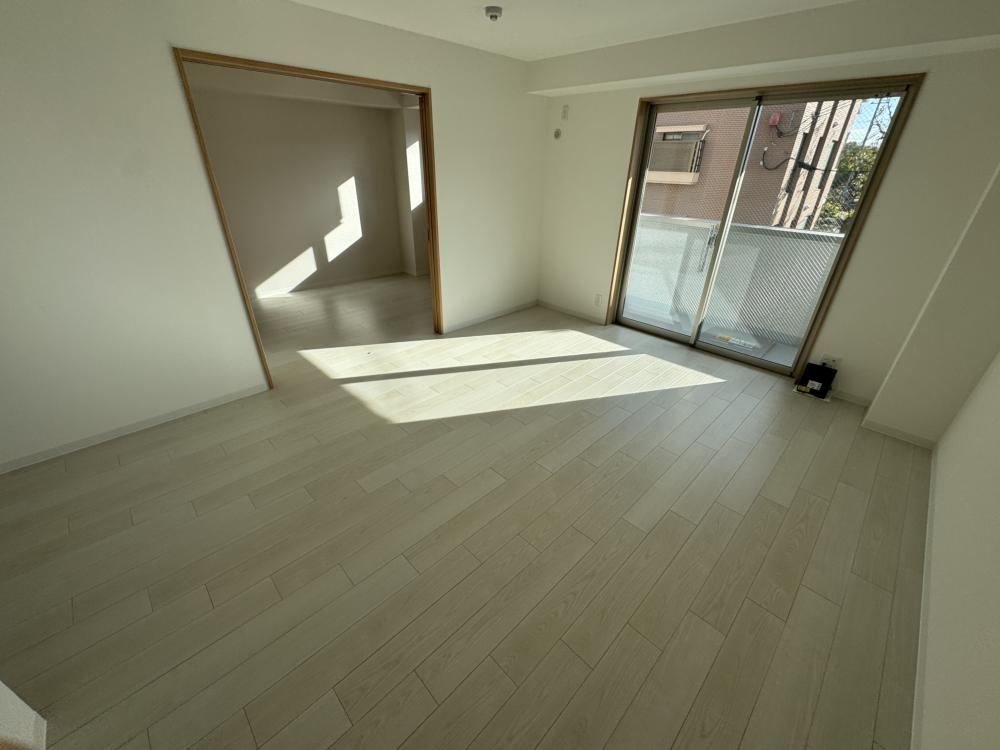 西宮市樋ノ口町２丁目の賃貸マンションの居間・リビング