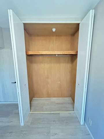 西宮市甲陽園本庄町の賃貸マンションの収納