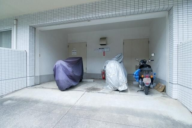 日神パレス西台の駐車場
