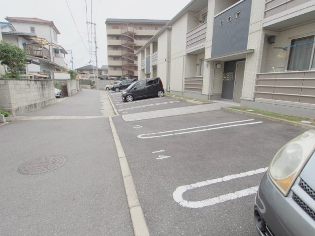 ストゥーディオ雅　B棟の駐車場