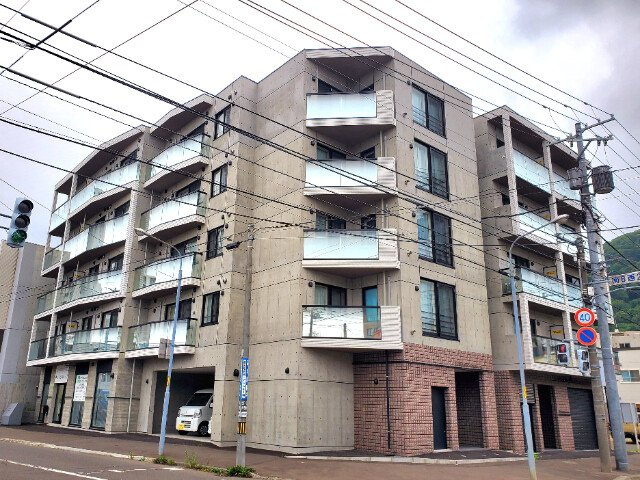 札幌市中央区南六条西２３丁目のアパート