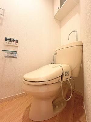 【トイレ】 | エル・クラウディア青葉　ペット飼育可能/江田駅まで徒歩2分/便利な宅配ボックス付き/3駅徒歩利用可能 | ◆清潔感のある白を基調とした落ち着ける空間。