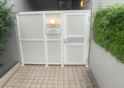 【内装】 | リリファ相武台 | 共用部分は、一棟の建物に住む区分所有者全員が共同で所有するとし、共用部分の管理、補修などは、区分所有者で形成される管理組合が行います。個人の判断で勝手に変更することはできませんので覚えておきましょう。