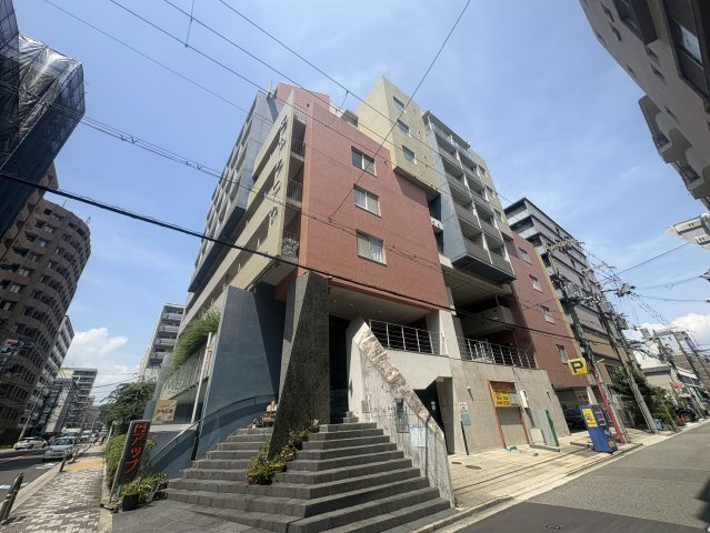 ミールズ江坂の外観