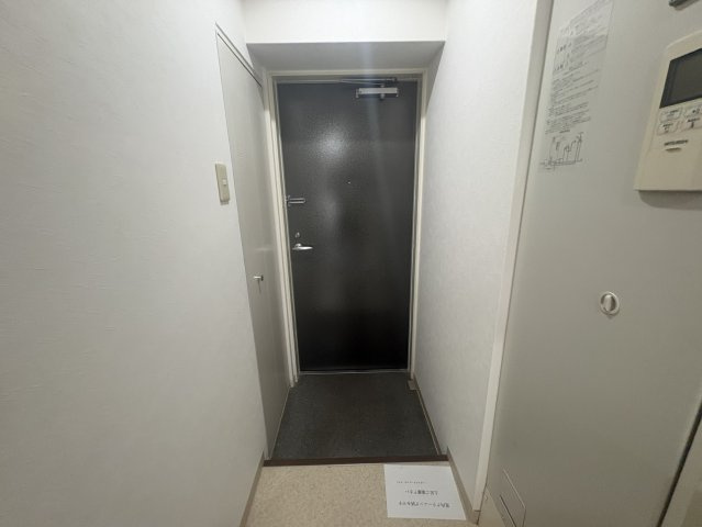 ミールズ江坂の玄関