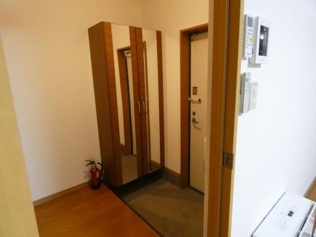 トレイブルック西館の玄関
