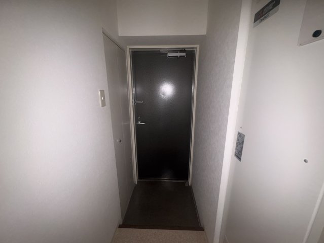ミールズ江坂の玄関