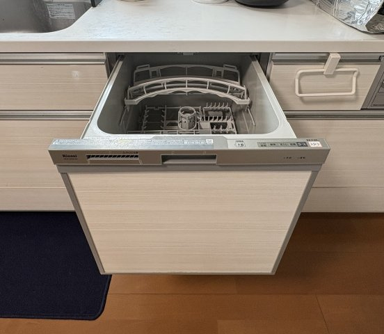 摂津市浜町戸建のキッチン|食器洗浄乾燥機