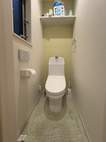 摂津市浜町戸建のトイレ|１階トイレ