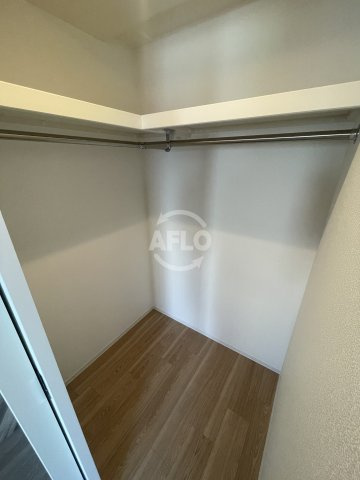 セレニテ新大阪グランデミリューの収納|セレニテ新大阪グランデミリュー　ウォークインクローゼット