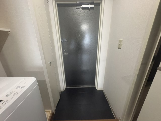 ミールズ江坂の玄関