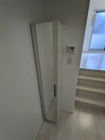 ハーモニーテラス下方町の玄関|203号室シューズボックス