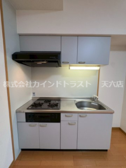 ONE ROOF FLAT FUKUSHIMA(ワンルーフフラットフクシマ)のキッチン|キッチンでお料理をお楽しみください