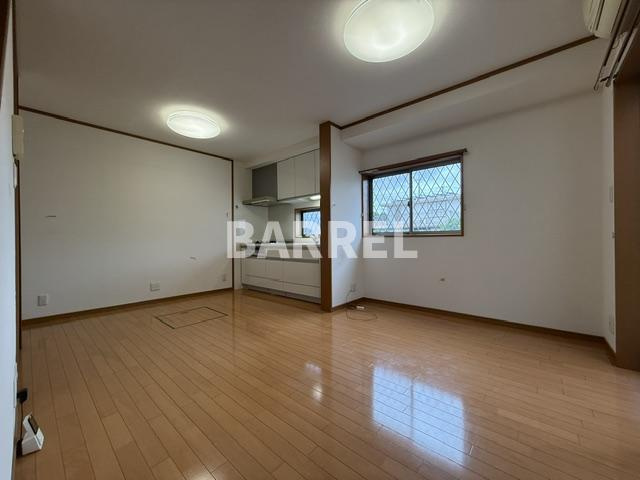 花屋敷1丁目貸家Uの寝室