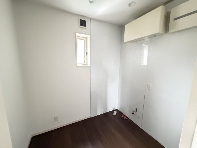 飯塚町事務所の収納|■2階フリースペース。以前はミニキッチンが配置されていました。