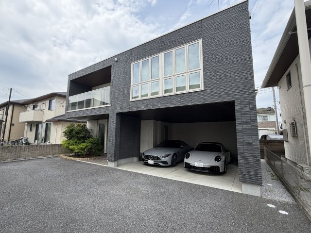 飯塚町事務所の外観|■大和ハウス施工の築浅事務所