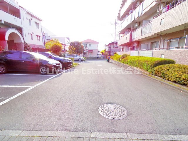 コーポレート小金井梶野通り7号棟の駐車場